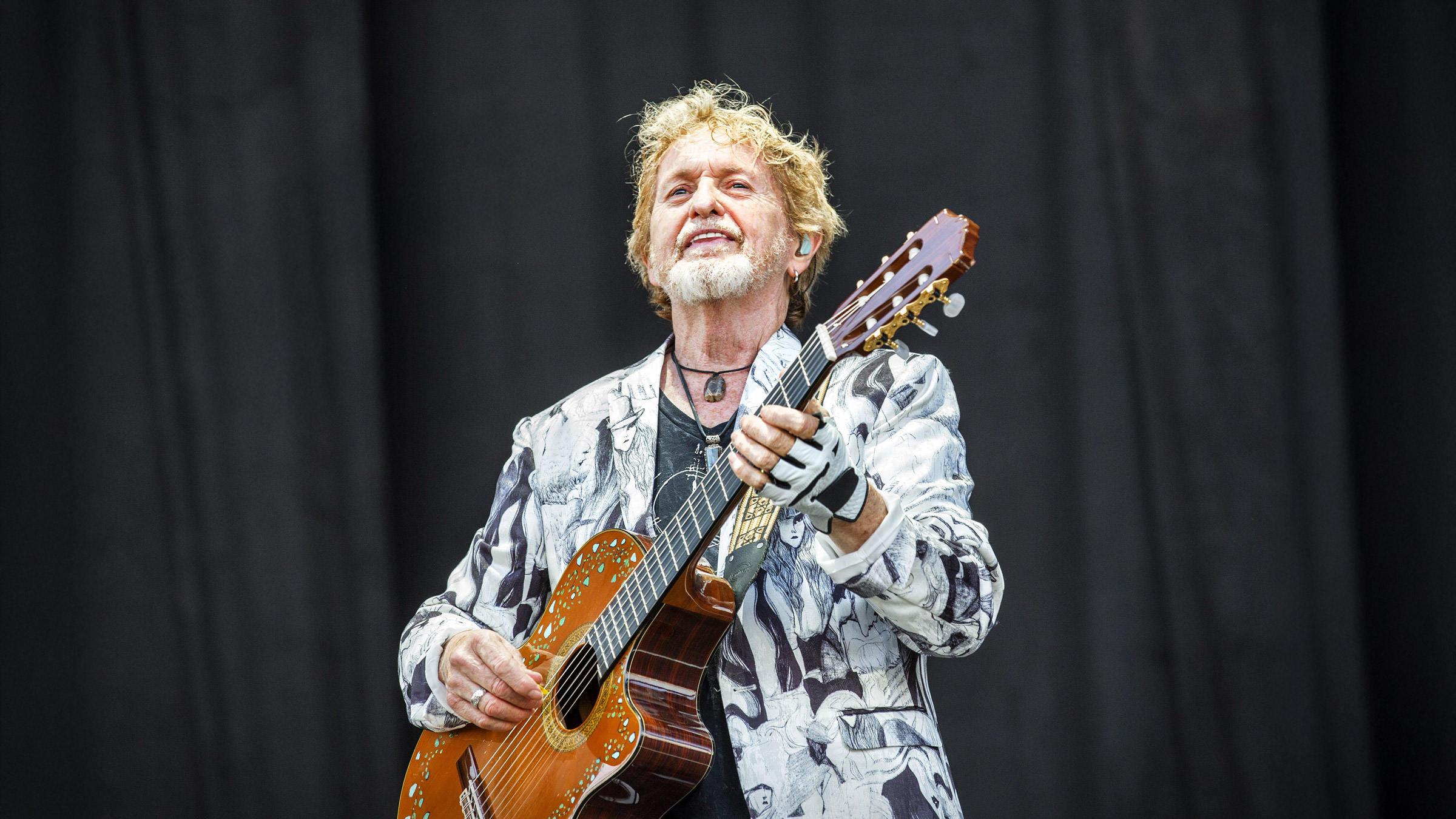 Jon Anderson live