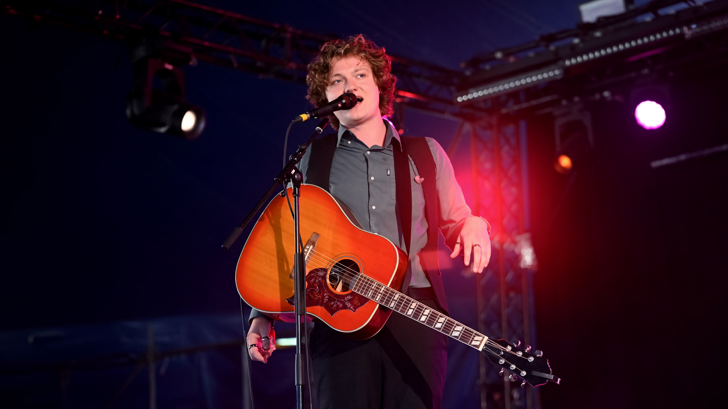 Seb Lowe live
