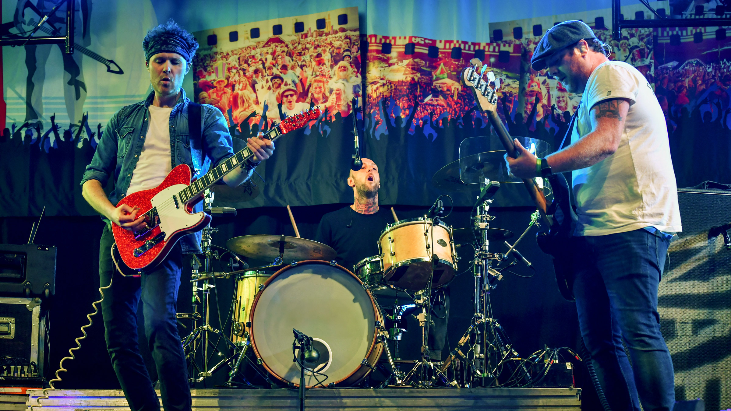The Fratellis live