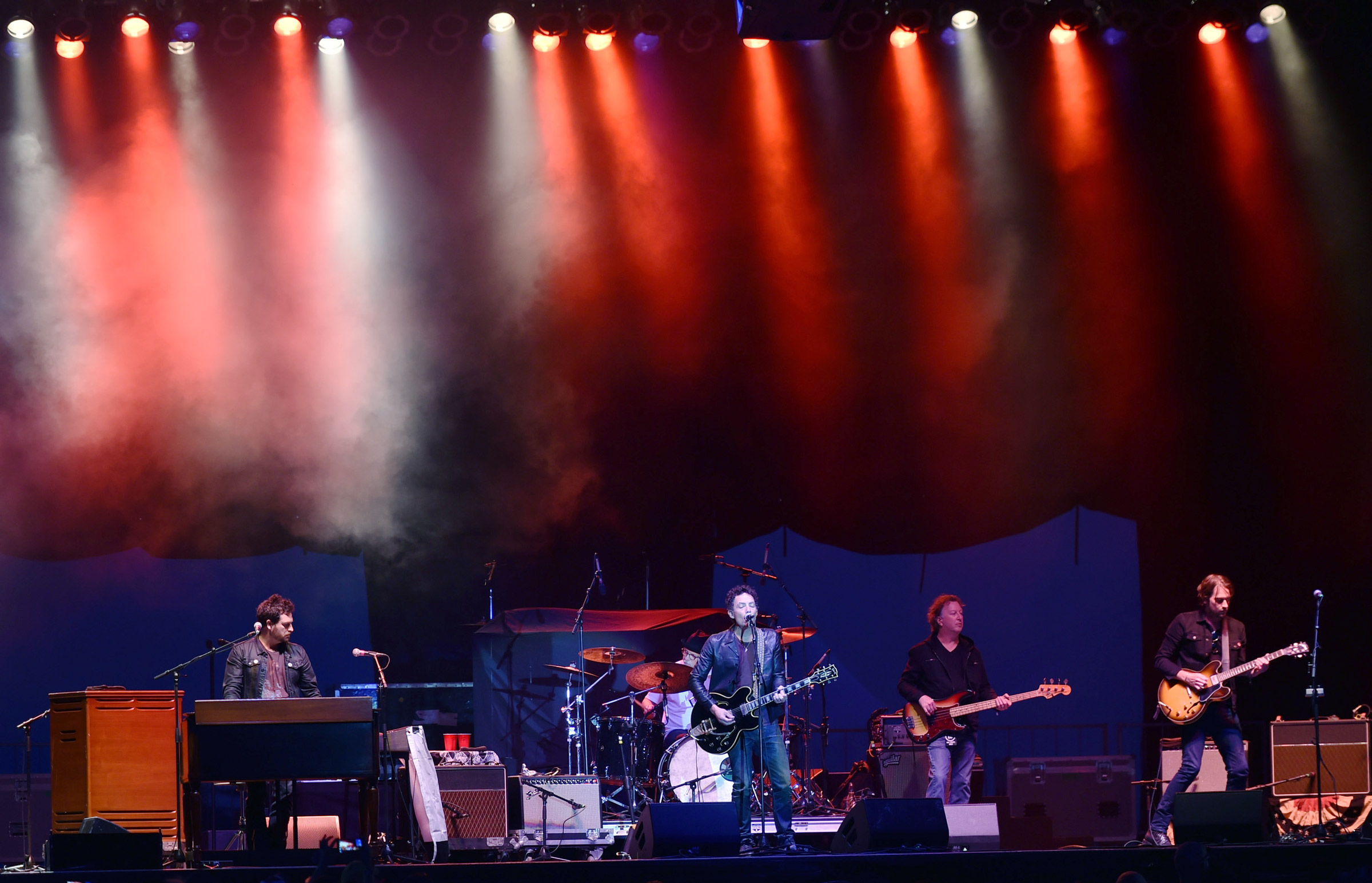 The Wallflowers live