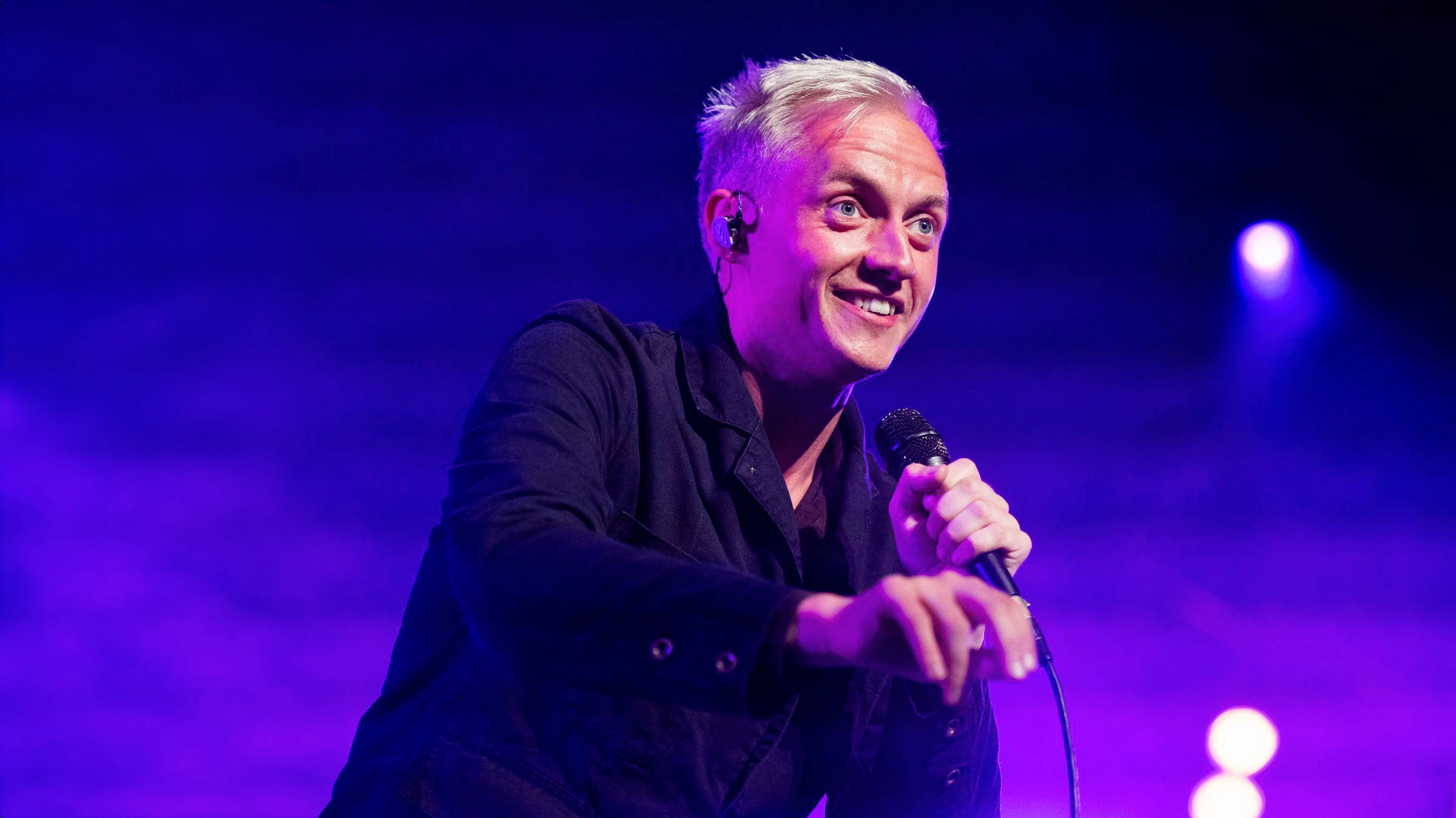 Hamish Hawk: Live + Signing