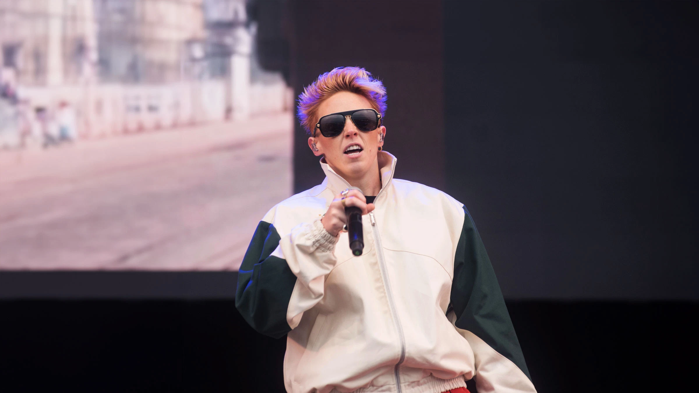 La Roux