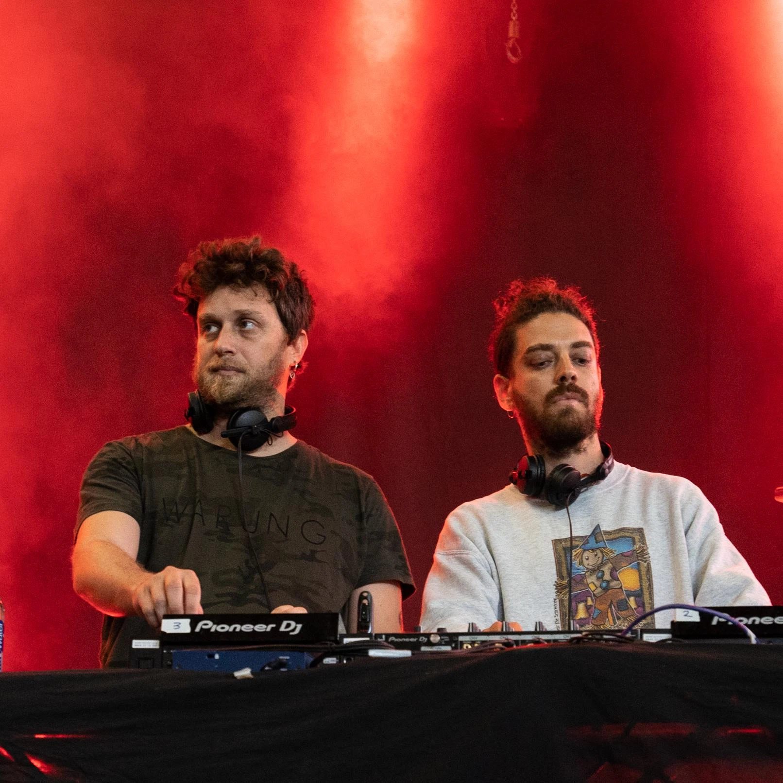 Red Axes -