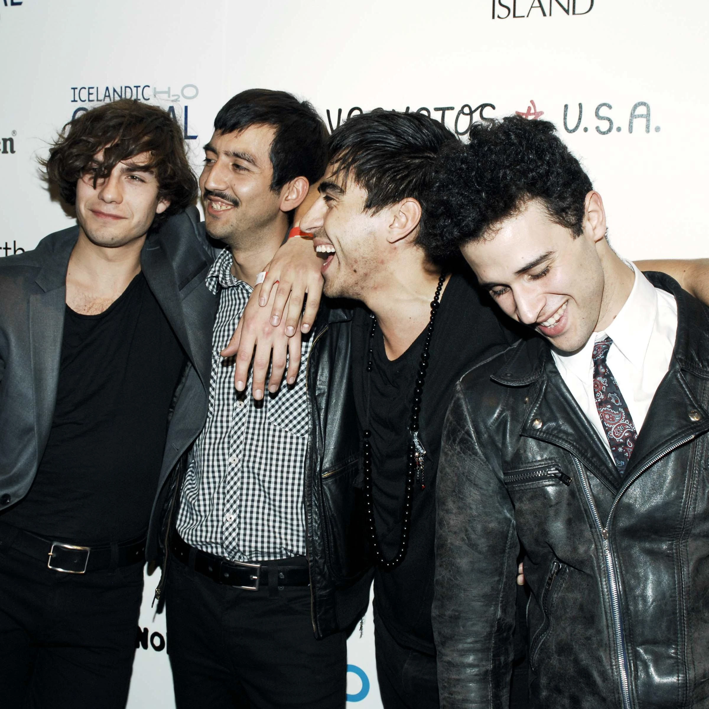The Howlers: Live + Signing